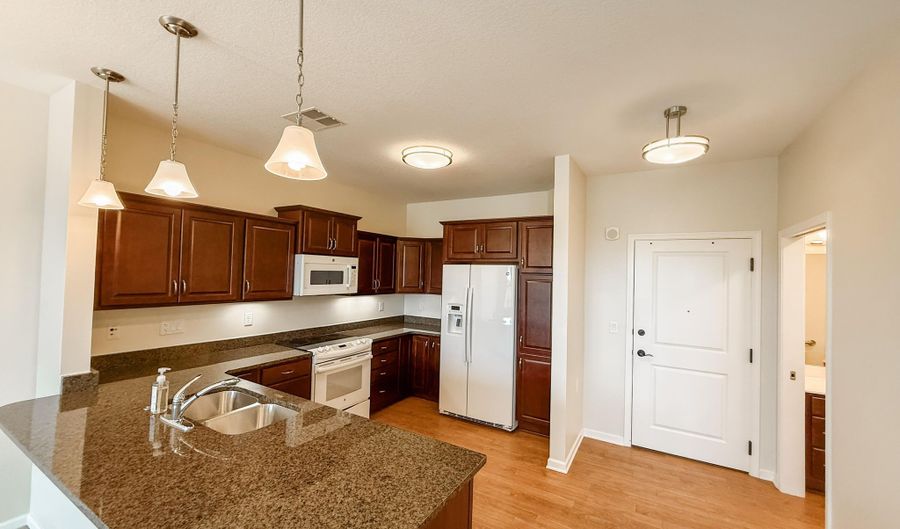 2205 Green Hills Dr 1401, Ames, IA 50014 - 1 Beds, 2 Bath