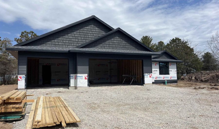 413 CARRIE LYNN Ave, Algoma, WI 54201 - 3 Beds, 3 Bath