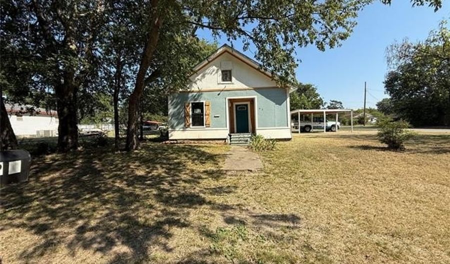 629 E Broadway, Ardmore, OK 73401 - 3 Beds, 1 Bath