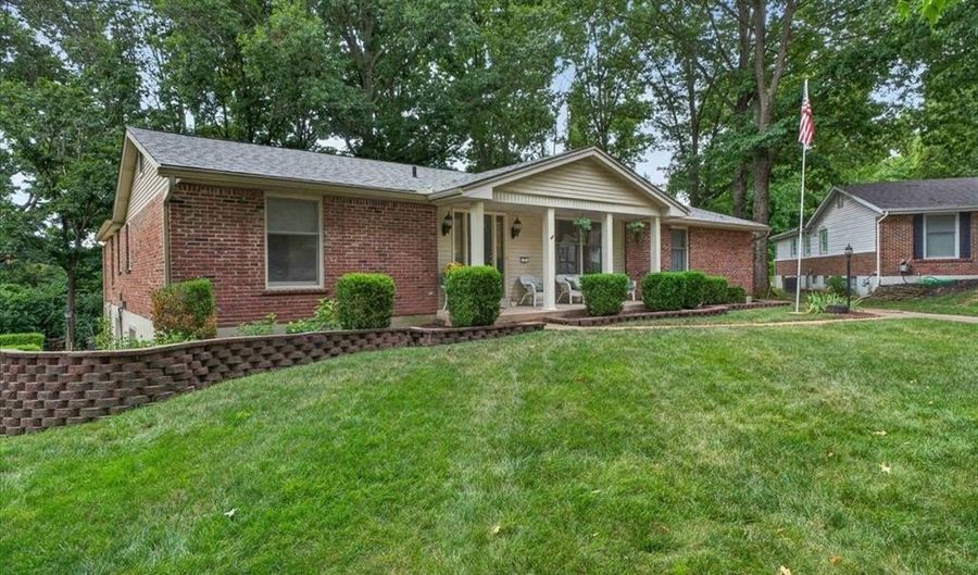 7 Springlake Ct, Ballwin, MO 63011 - 3 Beds, 3 Bath