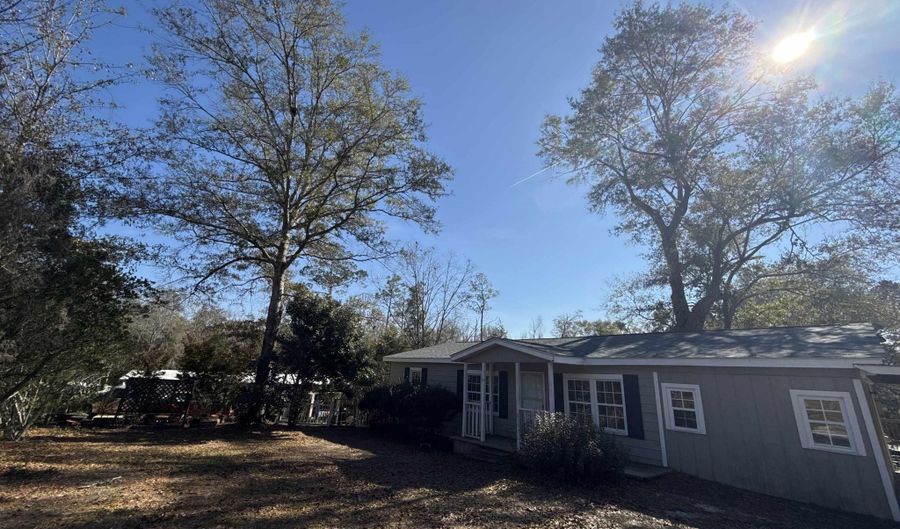 32 Slate St, Atmore, AL 36502 - 3 Beds, 2 Bath