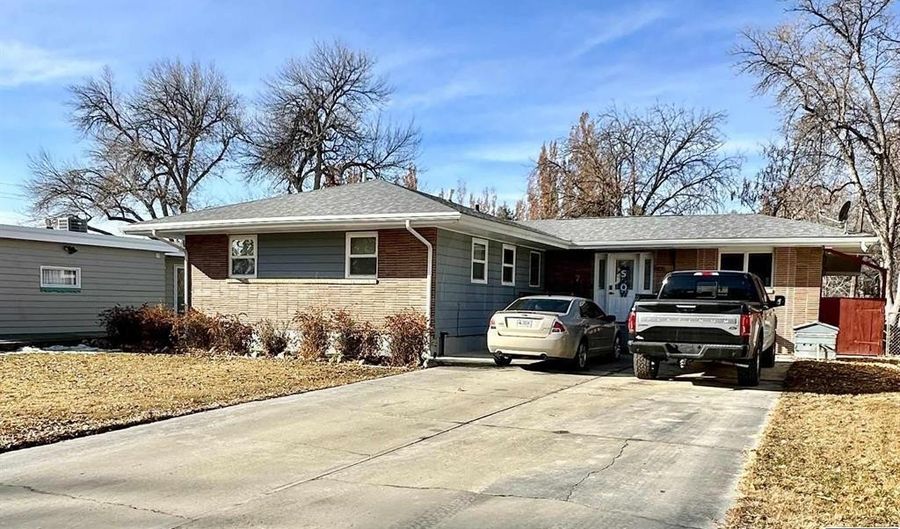 805 Charles Ave, Worland, WY 82401 - 4 Beds, 2 Bath