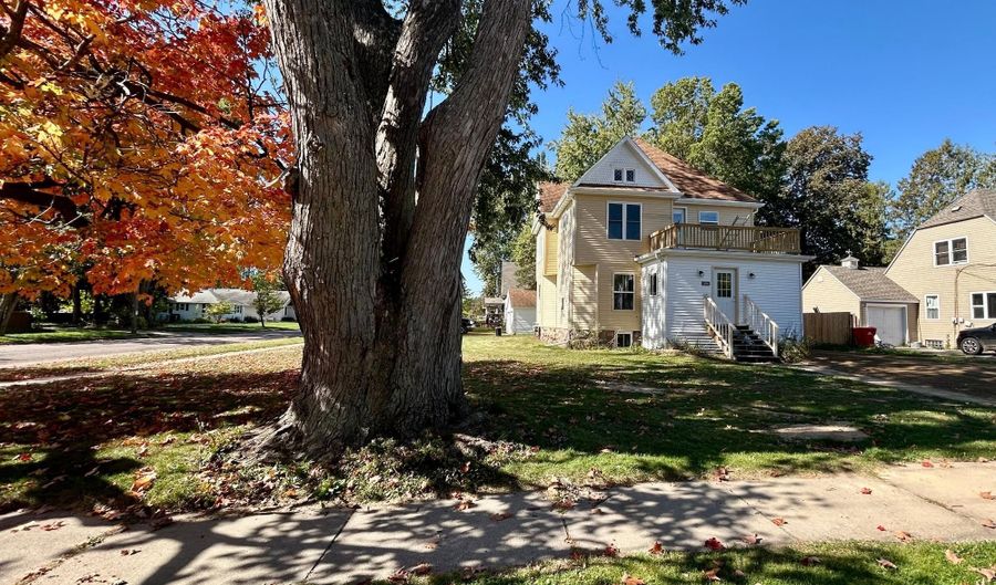 1104 ARCTIC St, Antigo, WI 54409 - 4 Beds, 2 Bath