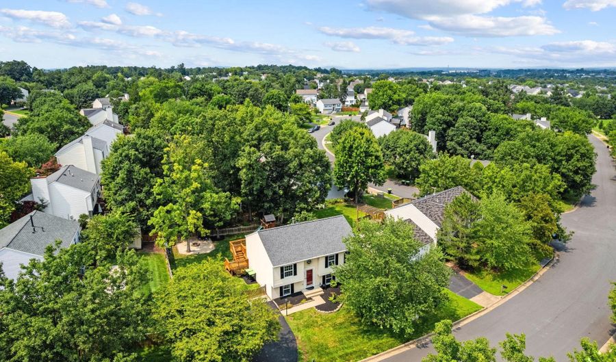 42872 PIMLICO Way, Ashburn, VA 20147 - 4 Beds, 3 Bath
