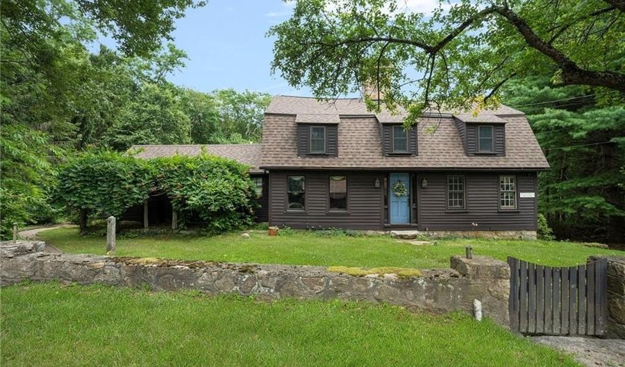 1515 South Rd, East Greenwich, RI 02818 - 4 Beds, 2 Bath