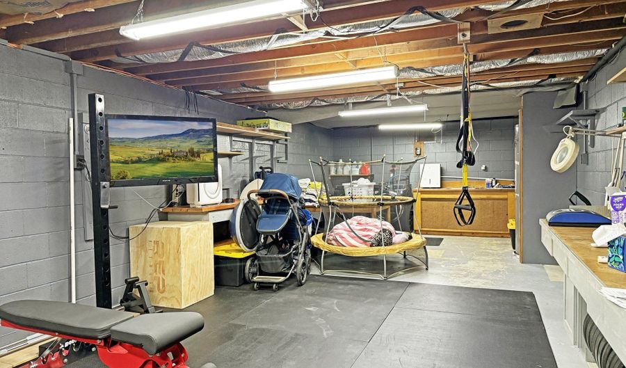 18950 TIMEUS RANCH Rd, Brookings, OR 97415 - 3 Beds, 2 Bath