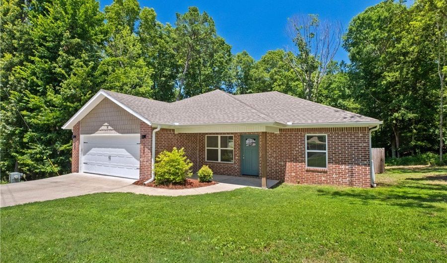 11 Orleton Ln, Bella Vista, AR 72715 - 3 Beds, 2 Bath