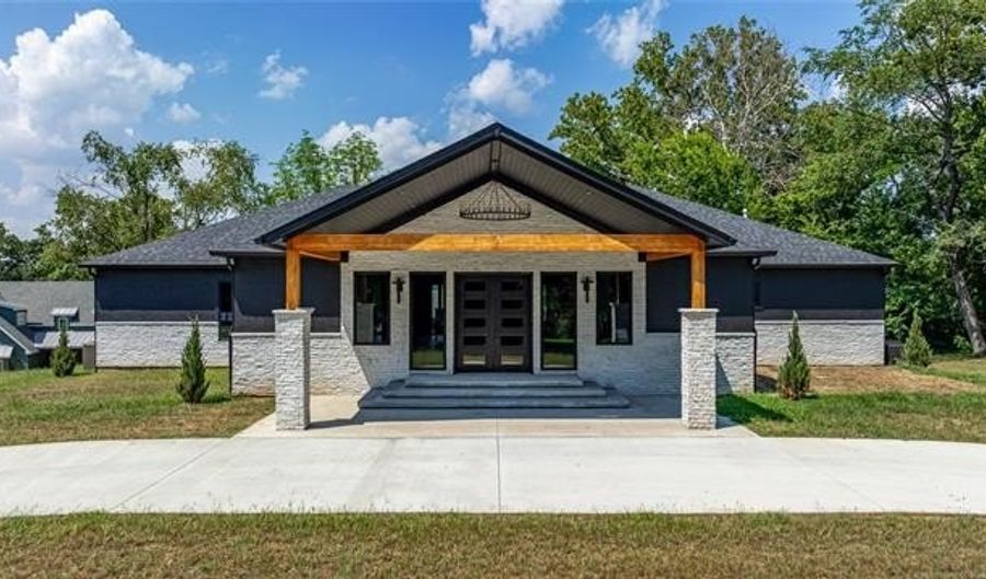 56460 E 307 Rd, Afton, OK 74331 - 4 Beds, 6 Bath