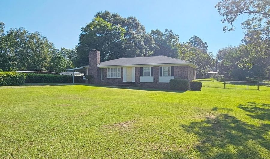 5902 WOODCLIFF St, Albany, GA 31721 - 3 Beds, 2 Bath