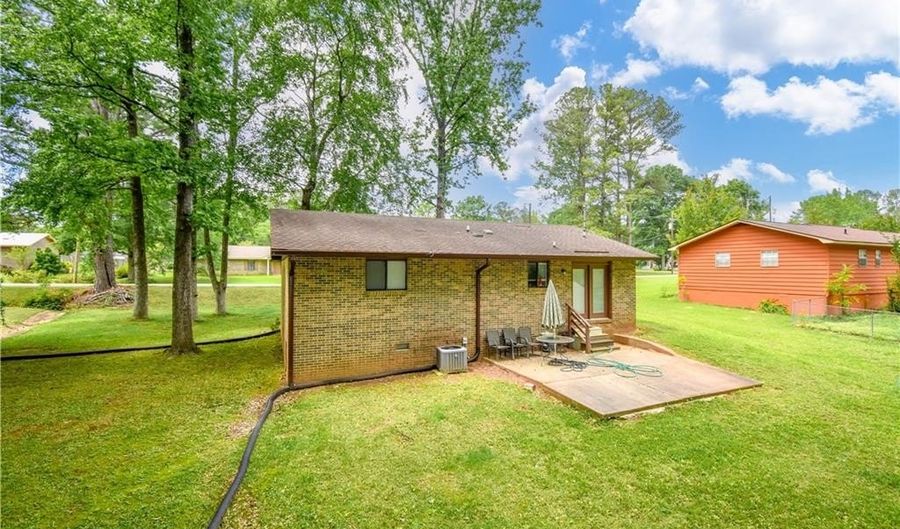 2304 NOLEN Dr, Alexander City, AL 35010 - 2 Beds, 1 Bath