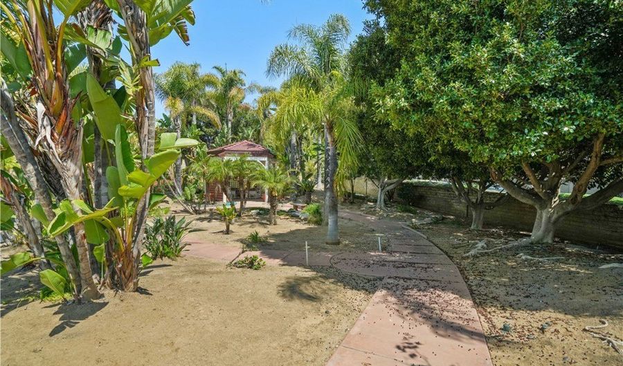 2124 Cervato Dr, Camarillo, CA 93012 - 4 Beds, 3 Bath