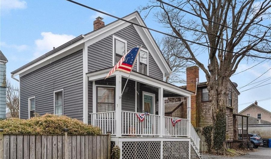 3 Prescott Pl, Newport, RI 02840 - 2 Beds, 1 Bath