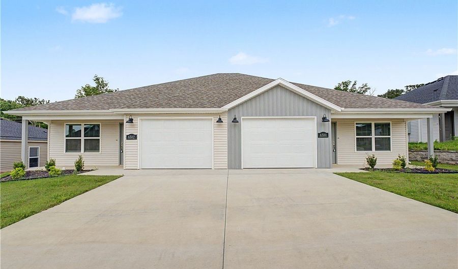 6500 6502 Kathleen St, Bentonville, AR 72713 - 6 Beds, 4 Bath
