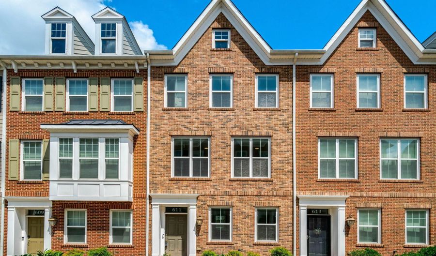 611 TOTTEN Mews NE, Washington, DC 20017 - 3 Beds, 4 Bath