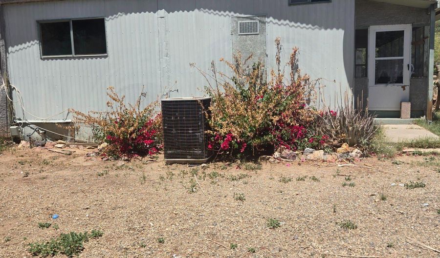 23990 W Coleman Dr, Congress, AZ 85332 - 3 Beds, 2 Bath