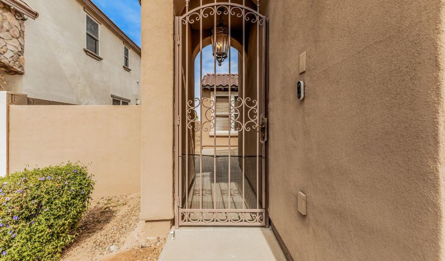 2288 E WISTERIA Dr, Chandler, AZ 85286 - 4 Beds, 3 Bath