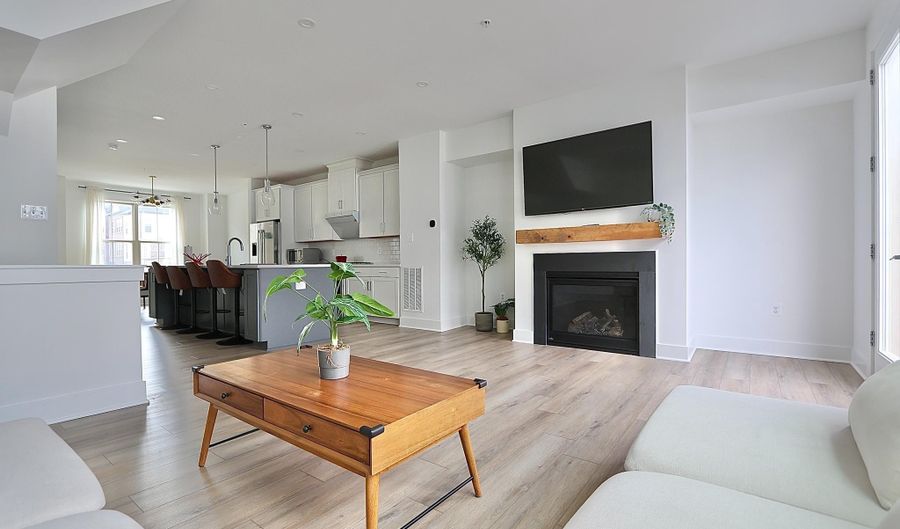 14913 SWAT St, Rockville, MD 20850 - 4 Beds, 5 Bath