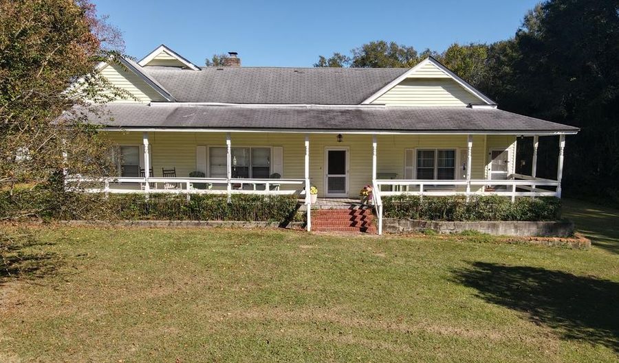 197 E Main St, Abbeville, GA 31001 - 4 Beds, 3 Bath