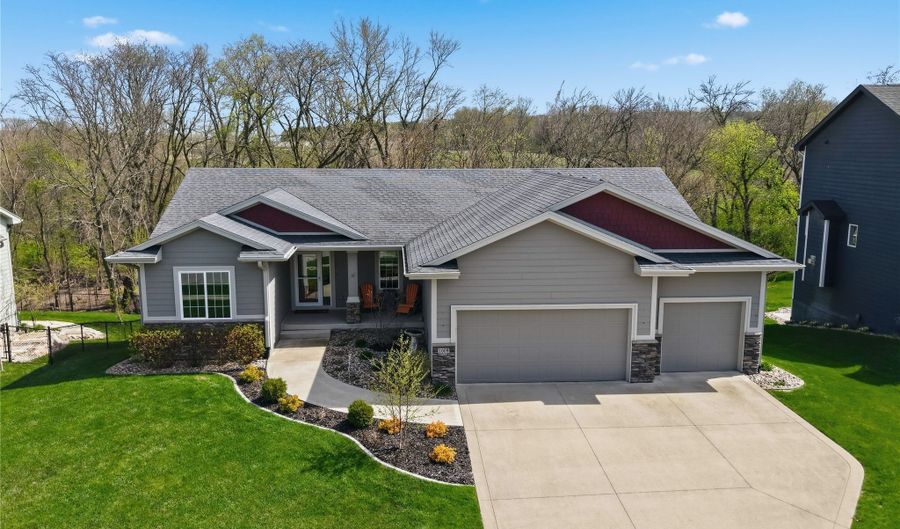 1009 Baileys Grove Dr, Adel, IA 50003 - 4 Beds, 3 Bath