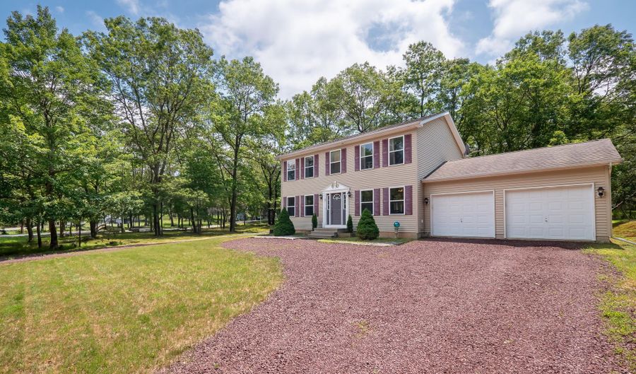 66 Foothill Rd, Albrightsville, PA 18210 - 3 Beds, 3 Bath