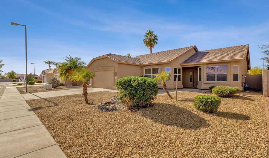 6450 S SPRINGS Pl, Chandler, AZ 85249 - 2 Beds, 2 Bath