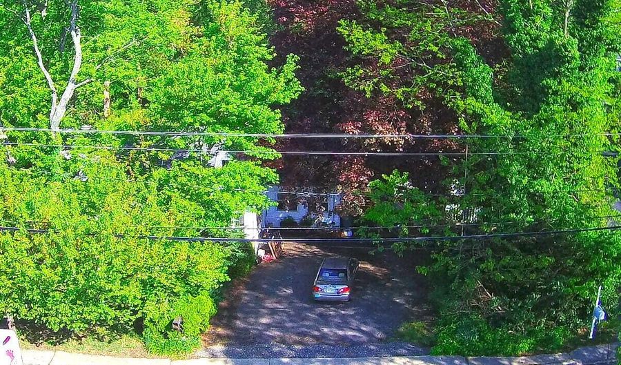 152 Chapel Hill Rd, Middletown, NJ 07748 - 6 Beds, 3 Bath