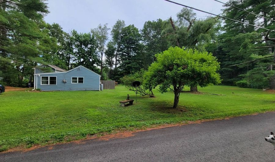 42 Long Lake Rd, Ancramdale, NY 12503 - 2 Beds, 1 Bath