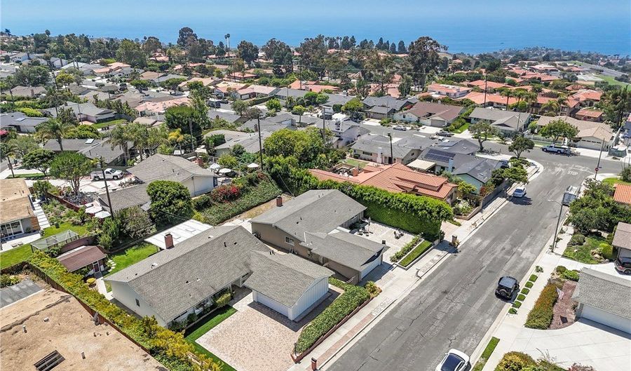 28231 Trailriders Dr, Rancho Palos Verdes, CA 90275 - 3 Beds, 2 Bath