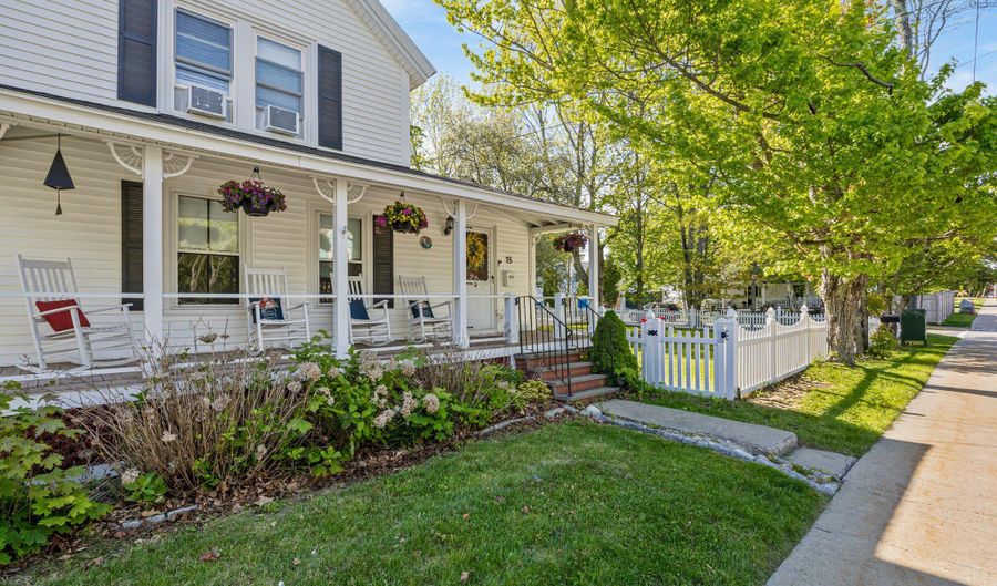75 Ledgelawn Ave, Bar Harbor, ME 04609 - 3 Beds, 2 Bath