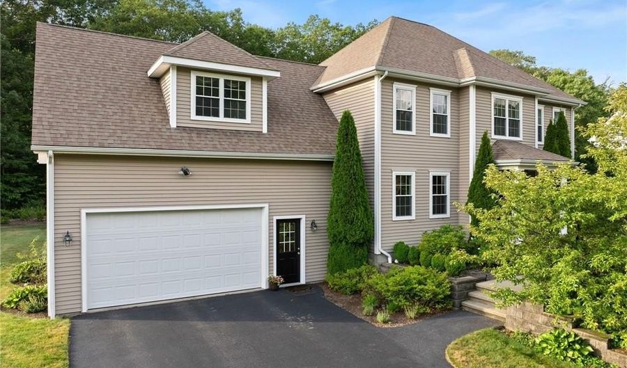 10 Sables Way, Lincoln, RI 02865 - 4 Beds, 3 Bath
