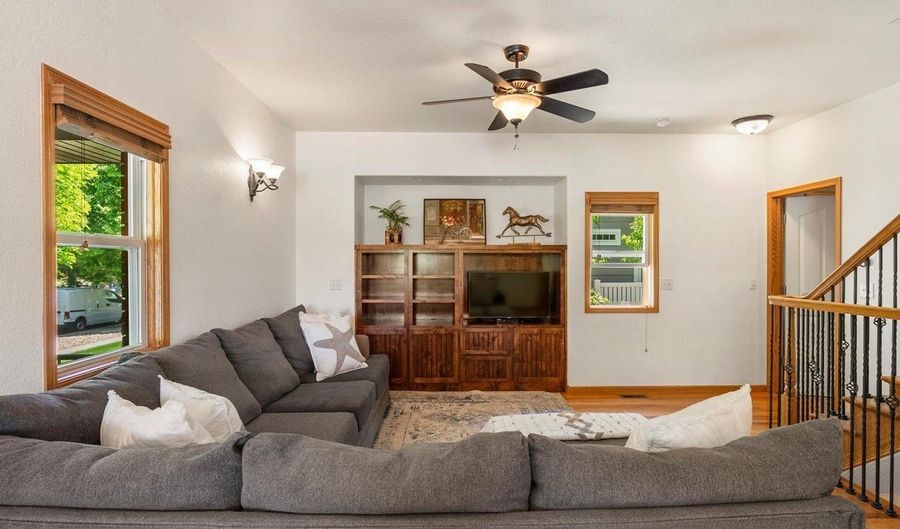101 SE 2nd St, Berthoud, CO 80513 - 4 Beds, 4 Bath