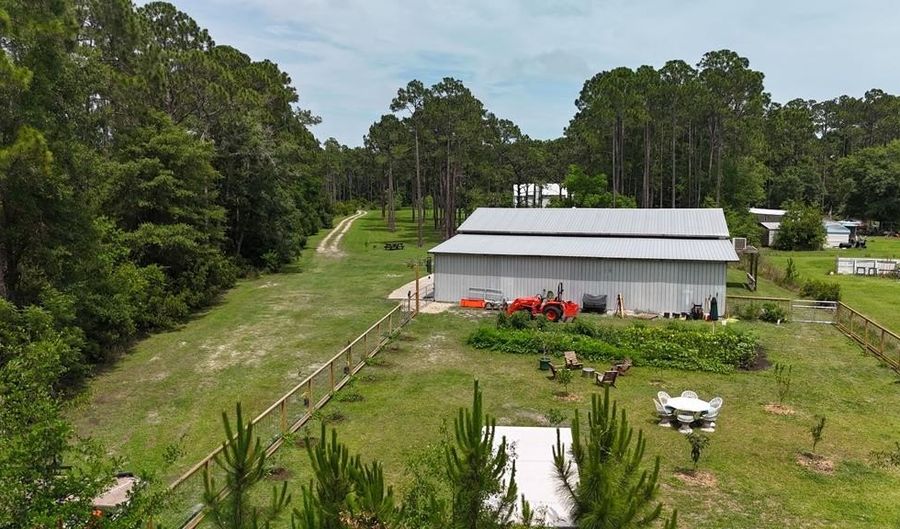 400 Kevin Rd, Apalachicola, FL 32320 - 1 Beds, 1 Bath