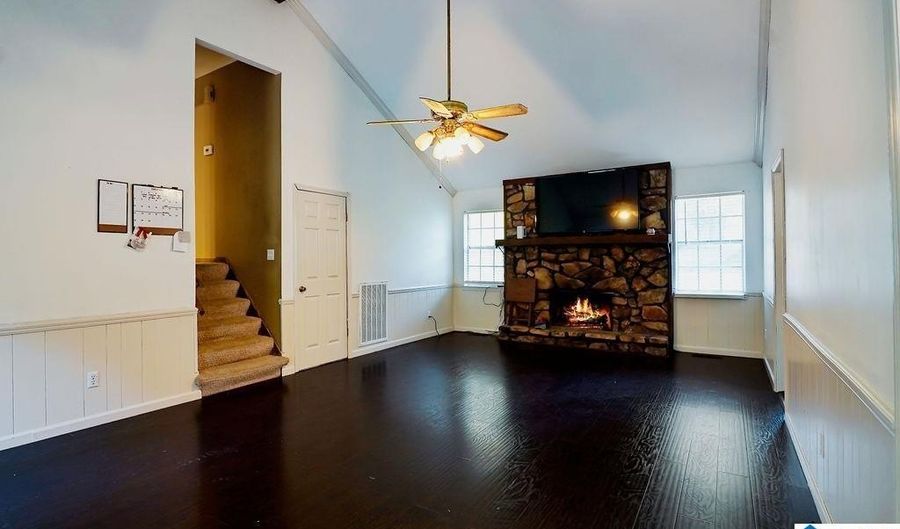 320 FRAN Dr, Alabaster, AL 35007 - 3 Beds, 2 Bath
