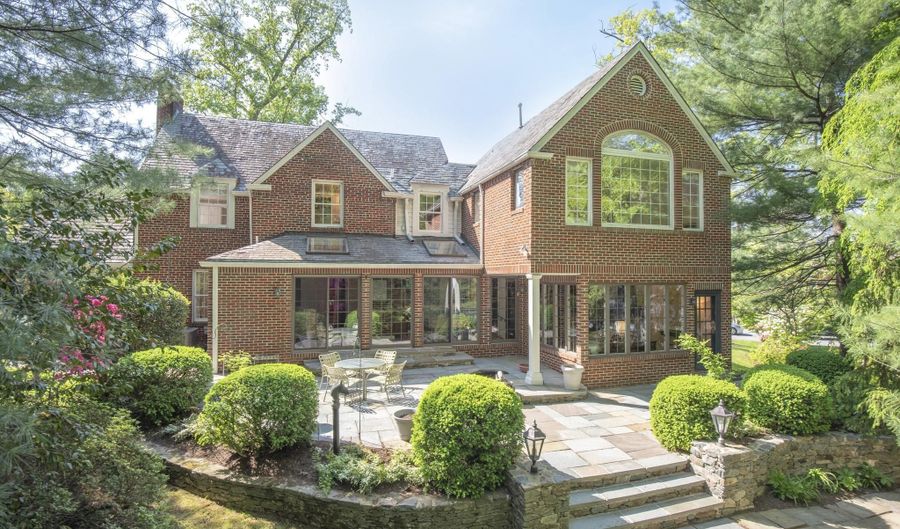 5804 ABERDEEN Rd, Bethesda, MD 20817 - 4 Beds, 5 Bath