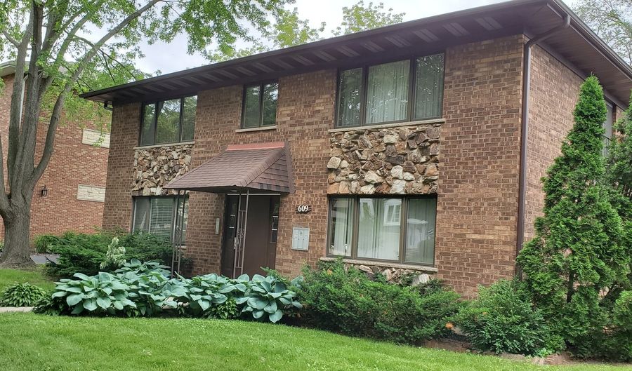 609 S McKinley Ave 1N, Arlington Heights, IL 60005 - 2 Beds, 2 Bath