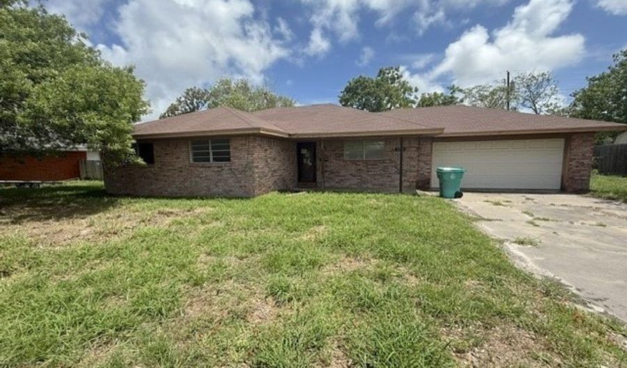 1322 W Palm Dr, Aransas Pass, TX 78336 - 3 Beds, 2 Bath