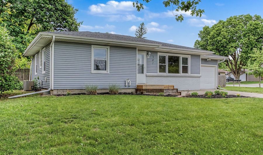 307 Dotson Dr, Ames, IA 50014 - 2 Beds, 2 Bath
