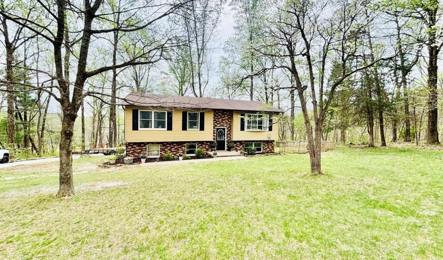1191 N Lawrence Hollow Dr, Bloomfield, IN 47424 - 3 Beds, 2 Bath