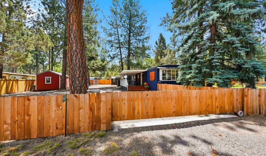 19657 Hiller Dr, Bend, OR 97702 - 2 Beds, 1 Bath
