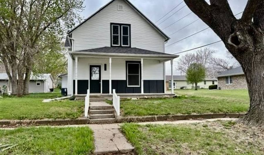326 S 8th St, Albion, NE 68620 - 4 Beds, 3 Bath