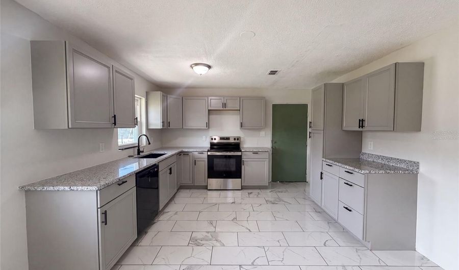417 CALUMET Rd, Avon Park, FL 33825 - 2 Beds, 2 Bath