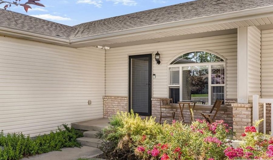 3881 E Clearfield Ln, Ammon, ID 83406 - 4 Beds, 3 Bath