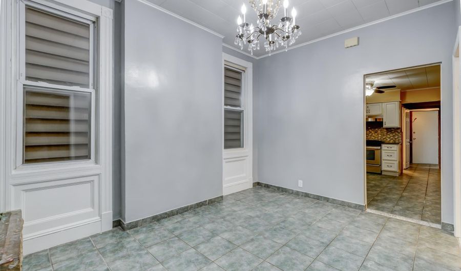 295 AVENUE C 1st floor, Bayonne, NJ 07002 - 3 Beds, 1 Bath