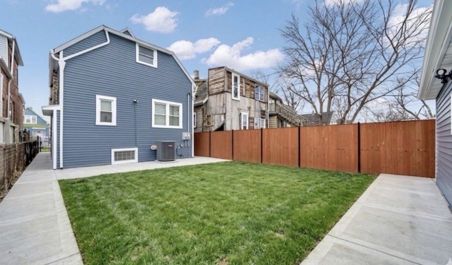 6607 S Oakley Ave, Chicago, IL 60636 - 3 Beds, 3 Bath
