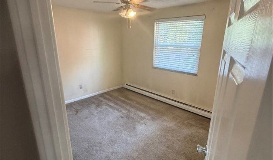 122 Rosemont Ave, Austintown, OH 44515 - 2 Beds, 1 Bath