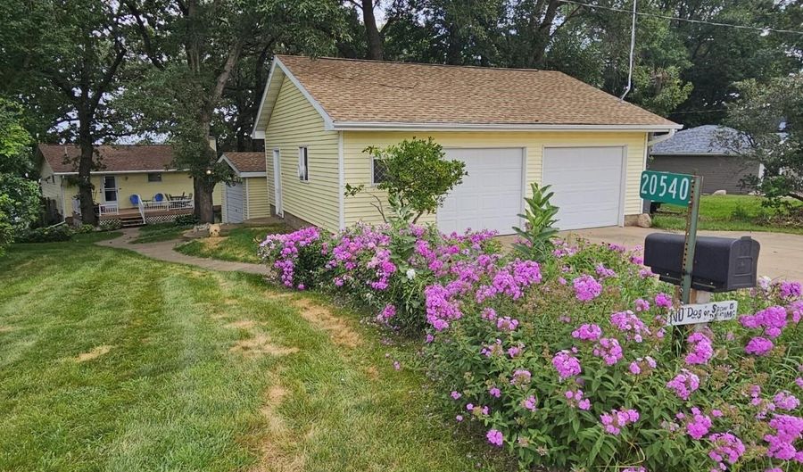 20540 232nd Ave, Arnolds Park, IA 51351 - 3 Beds, 1 Bath