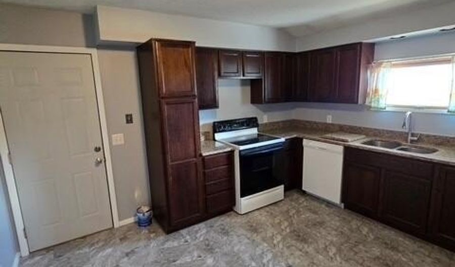 922 Orders Ave, Ada, OH 45810 - 3 Beds, 2 Bath