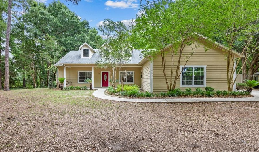 21737 OLD PROVIDENCE Rd, Alachua, FL 32615 - 4 Beds, 3 Bath