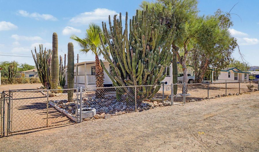 2592 W OHIO St, Apache Junction, AZ 85120 - 2 Beds, 2 Bath