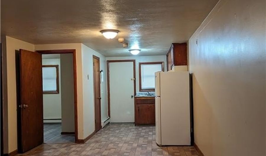 33 Gadoury Ave 5, Coventry, RI 02816 - 2 Beds, 1 Bath